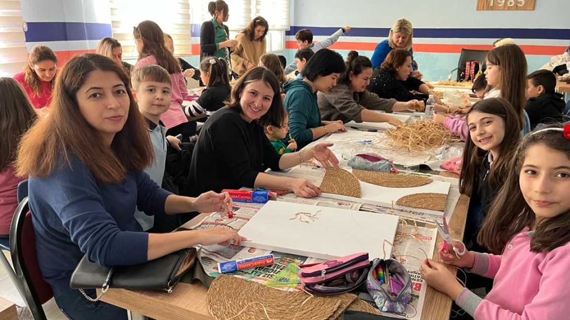 Mustafa Beşikçioğlu İlkokulu 3E sınıfı Veli Öğrenci Etkinliğinde Sanatsal Faliyet Yapıldı